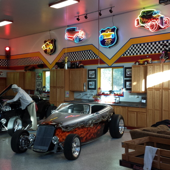 Hot Rod Garage with Neon Signs and Jukebox - Sparkys Hot Rod Garage from Loomis, Ca