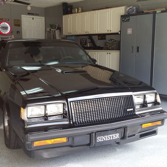 Classic car in organized garage with metal cabinets - Lewen from Kissimmee, FL