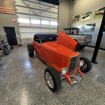Classic Hot Rod and Garage Decor with Car Lift - Tom from IN
