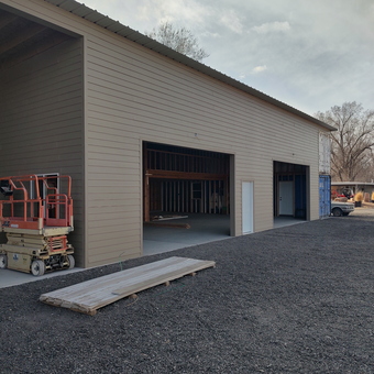 Large garage with open bays and lift equipment - jerry from LOS LUNAS, NM