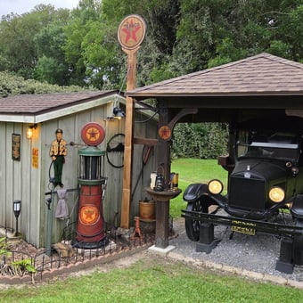 Vintage Texaco Gas Pump and Classic Car Garage Display - Britt Hanks from LA