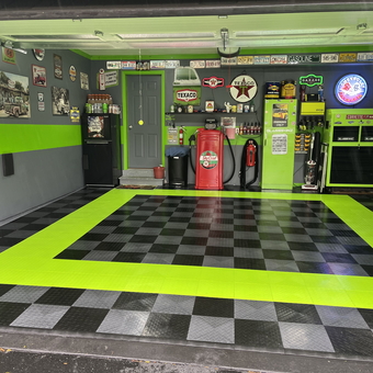 Dave's Garage from Mount Wolf, PA