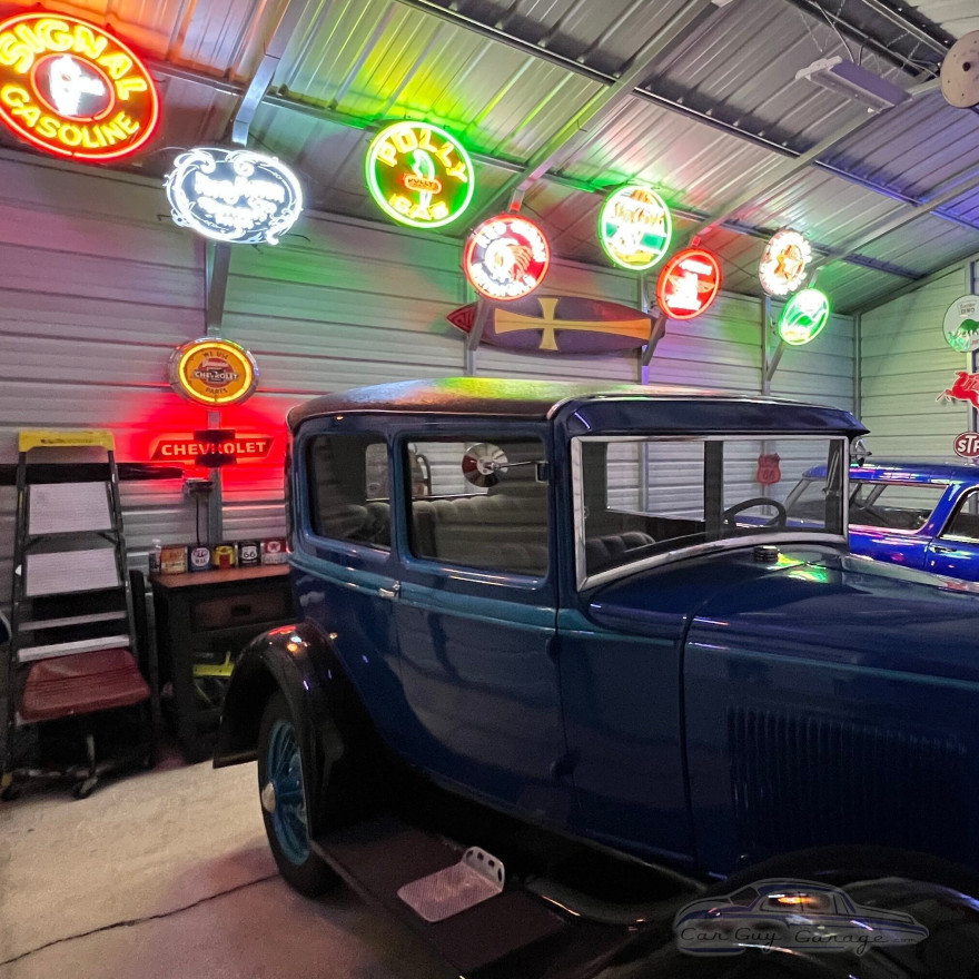 Red Indian Motor Oils Neon Sign Red Indian Motor Oils Neon Sign