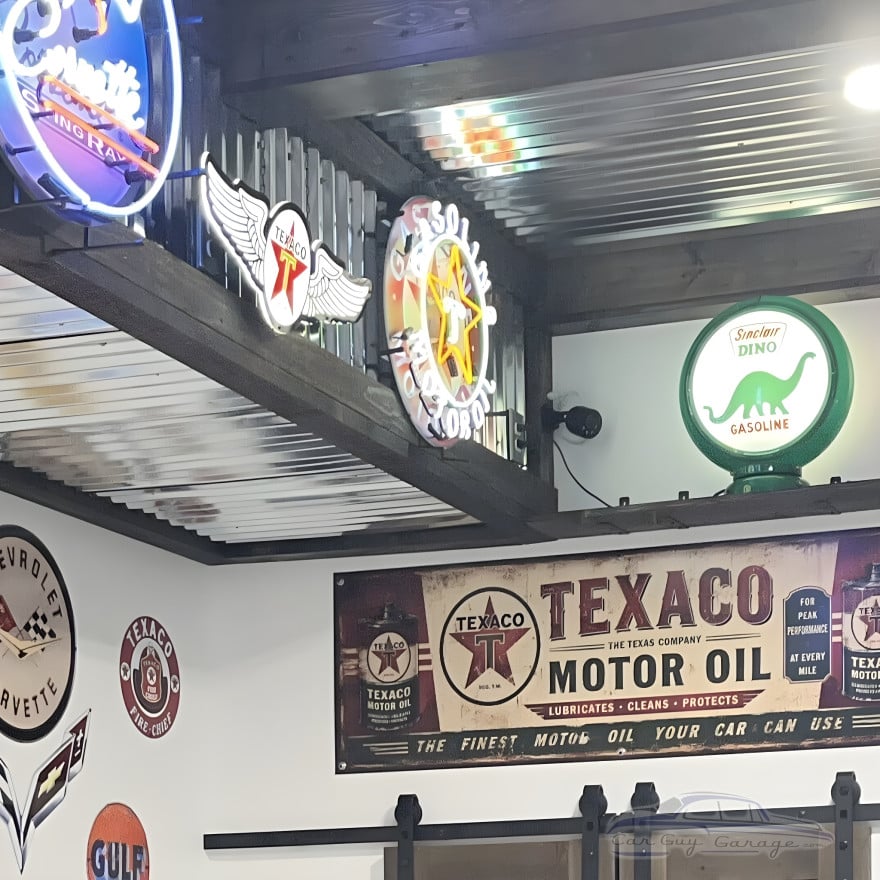 Texaco Gasoline Motor Oil Neon Sign - 24" Round