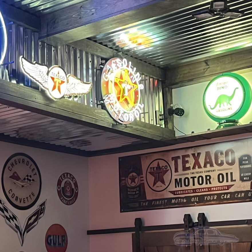 Texaco Gasoline Motor Oil Neon Sign - 24" Round