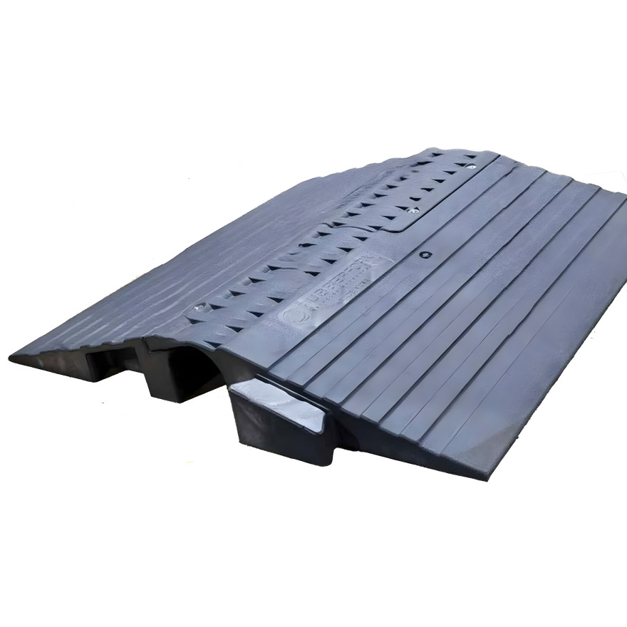Heavy-Duty Curb Ramp & 4" Pipe/Hose Protector