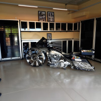 L-Shaped Aluminum Garage Cabinets with Roll-Up Door Closets