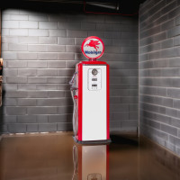 Mobilgas Replica Tokheim 39 Gas Pump